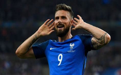  Odlot do Paryża! Olivier Giroud zachwyca w spektakularnym musicalu La Voix de l'Amour